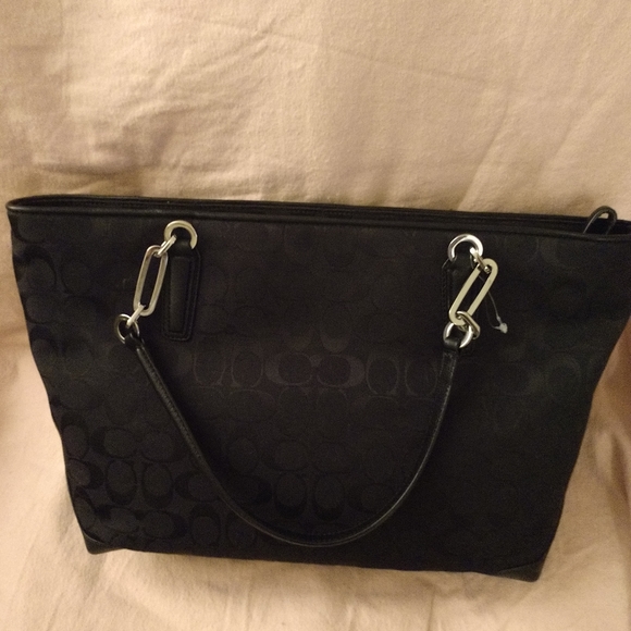 ***SOLD***Coach Tote bag - Picture 4 of 4